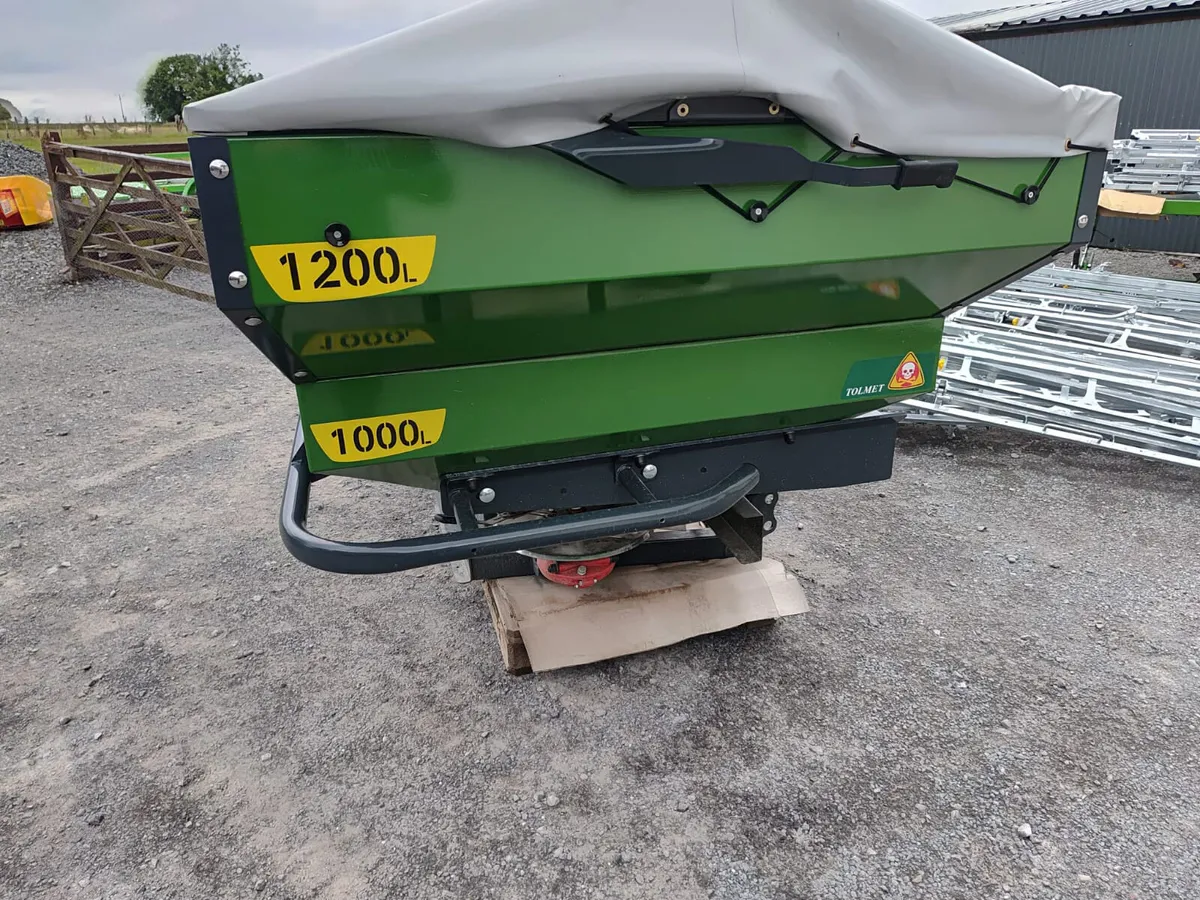 Tolmet fertiliser spreader  1800€ New - Image 2