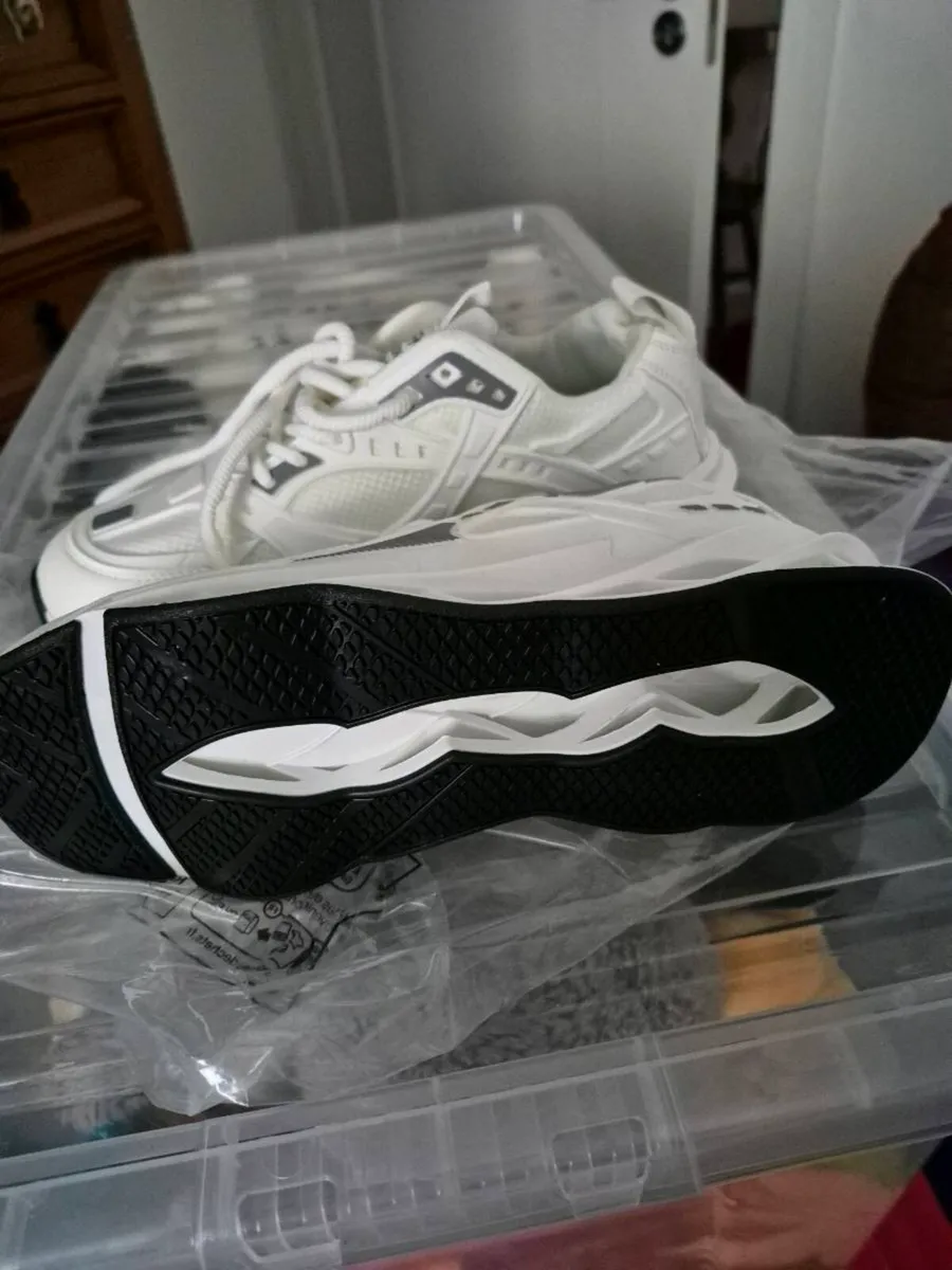 SKATEBOARD TRAINERS - Image 2
