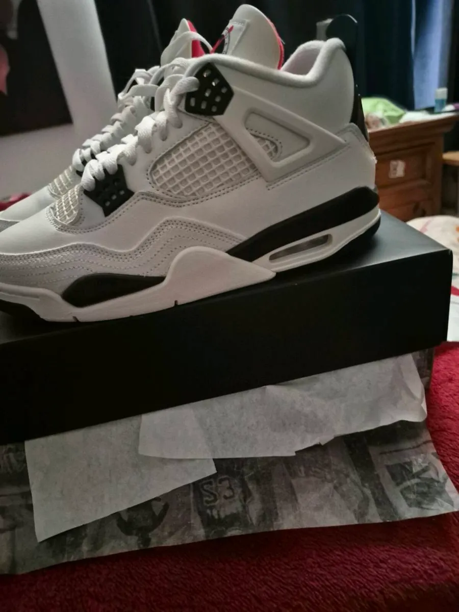 NEW AIR JORDAN 4 RETRO - Image 1