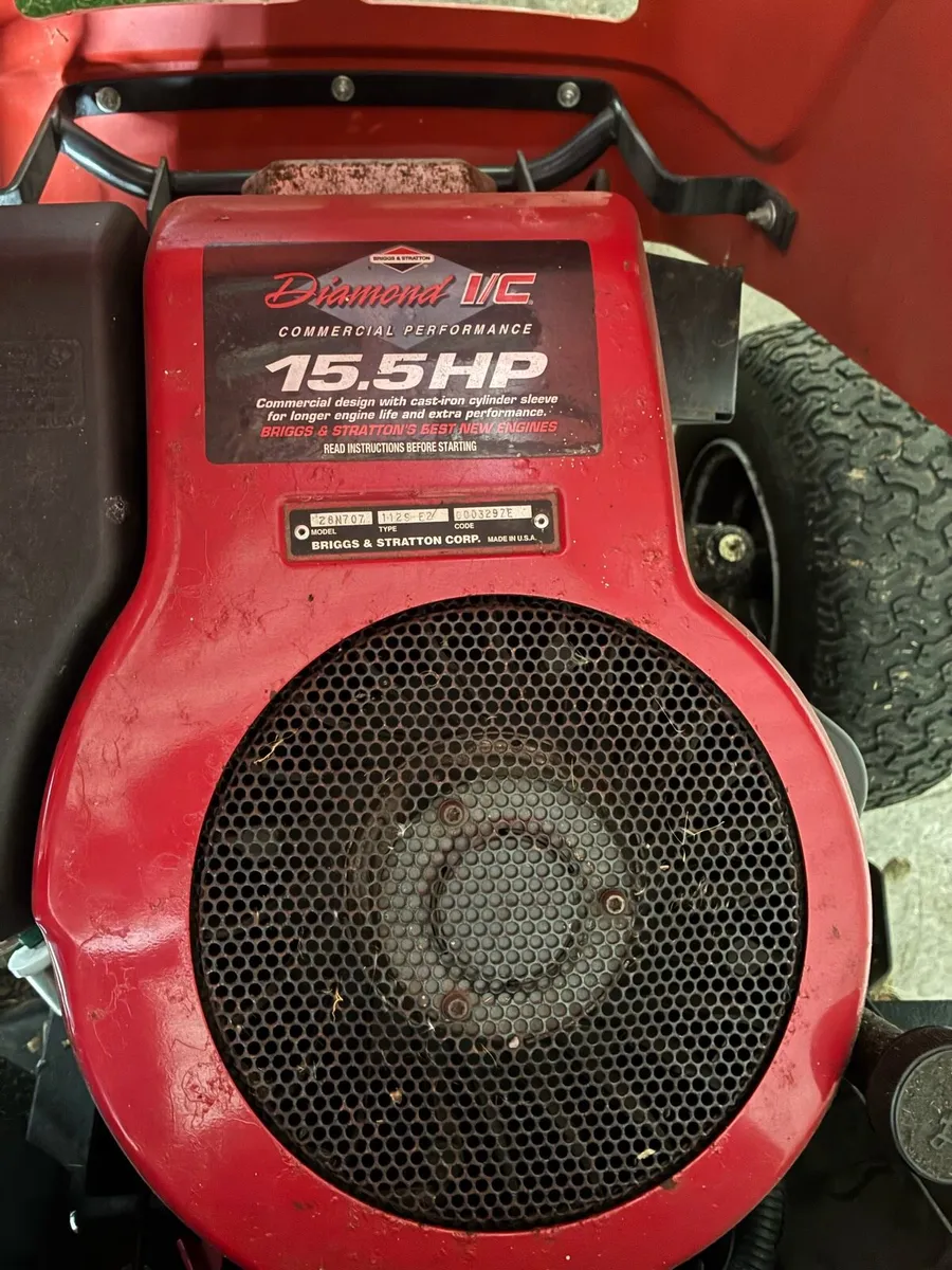 Ride on lawn mower - Image 3