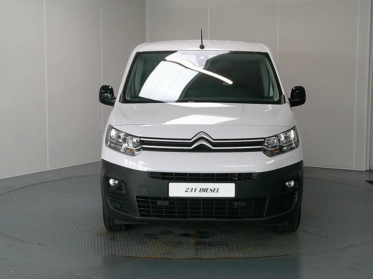 CITR0EN BERLINGO 2023 - Image 2