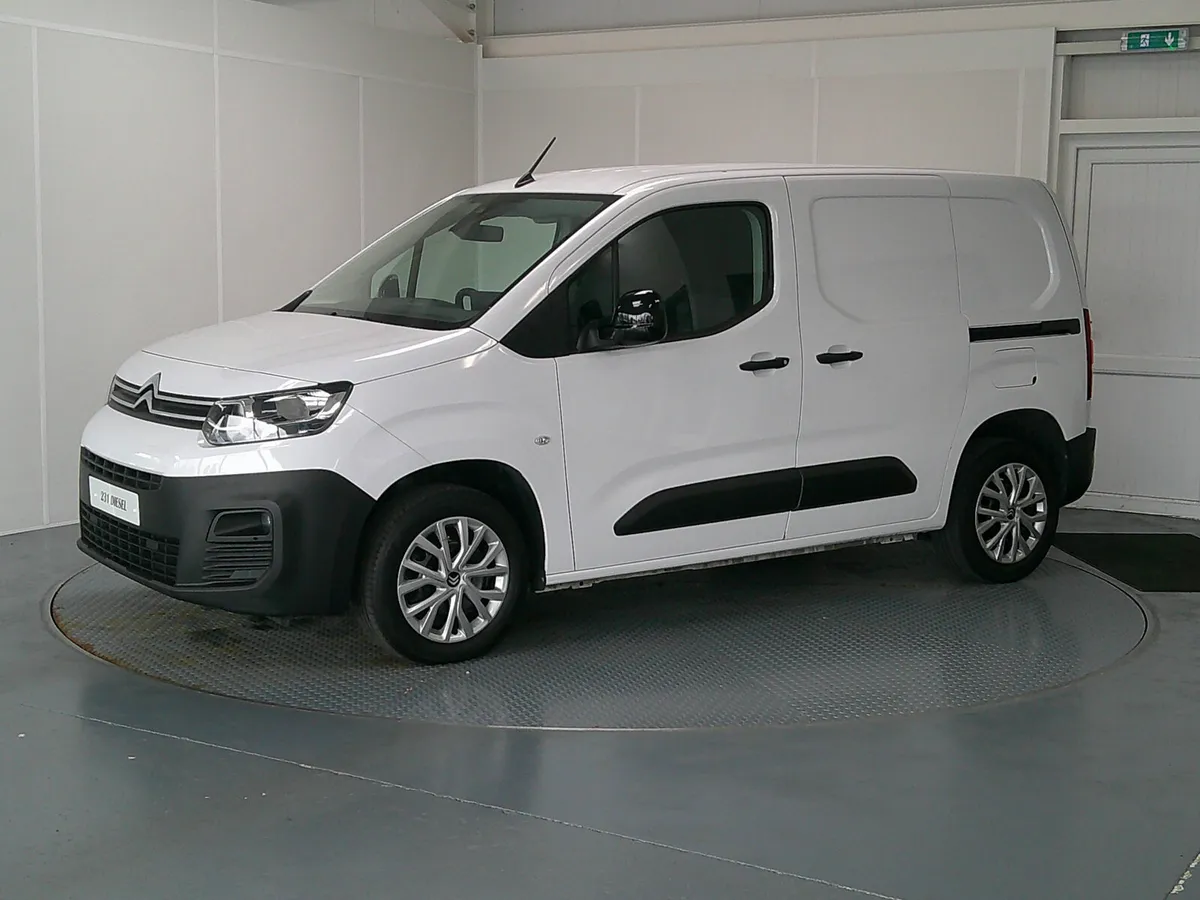 CITR0EN BERLINGO 2023 - Image 3