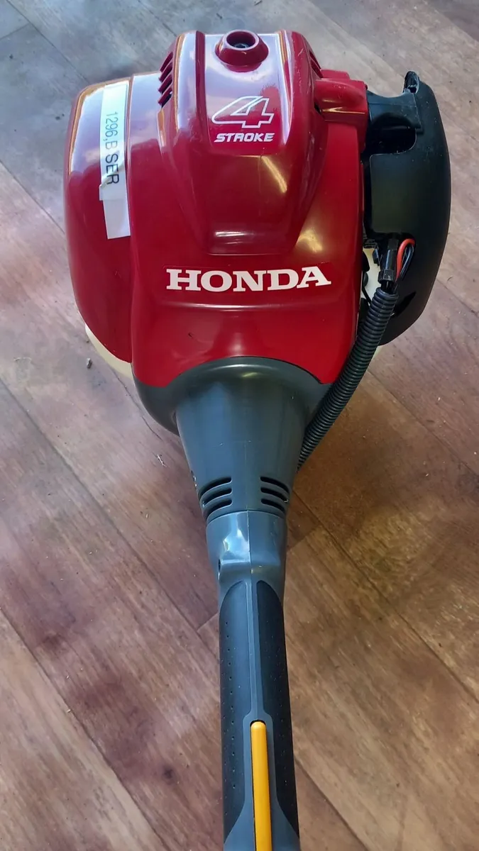 Honda 4-Stroke Petrol Grass Strimmer - Image 2