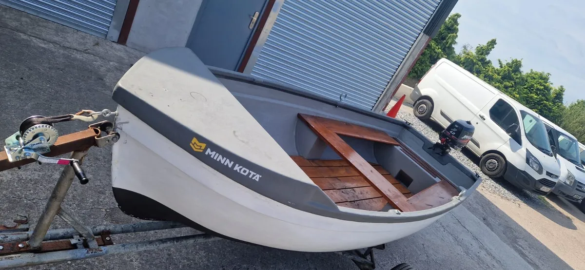 13 ft boat - Image 1
