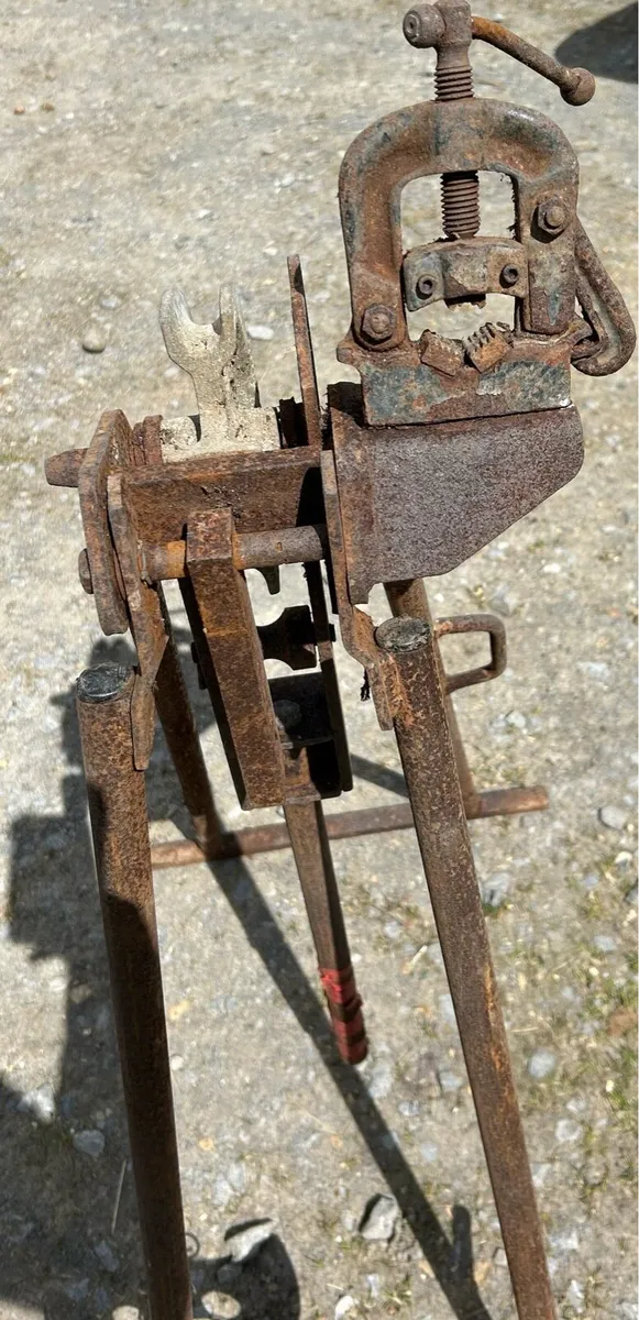 Pipe bender - Image 1