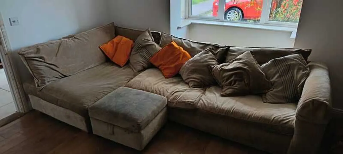 L shaped couch - Image 2