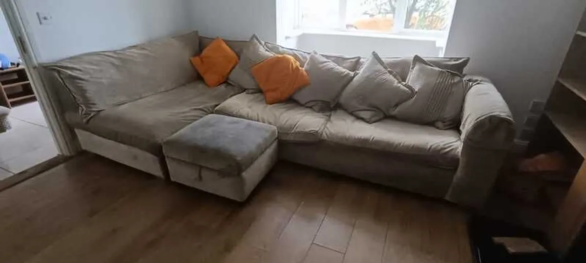 L shaped couch - Image 4