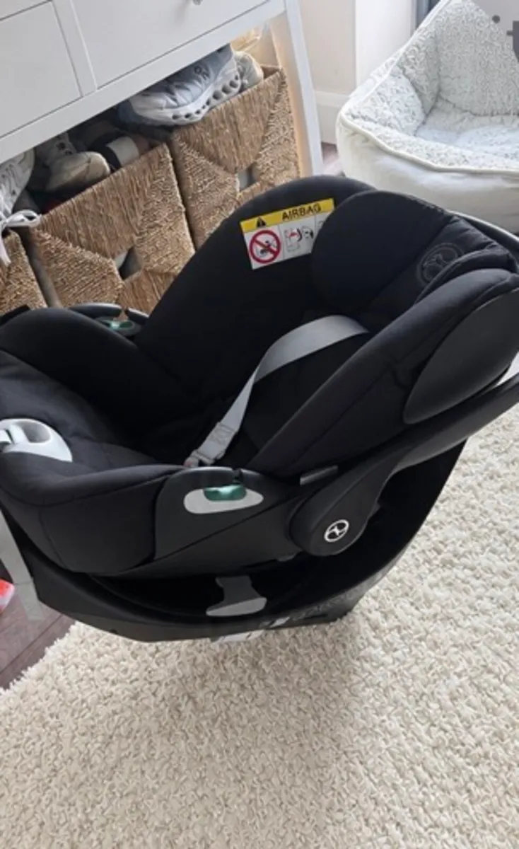 Cybex Cloud Z2 Car Seat & ISOFIX Base - Image 3