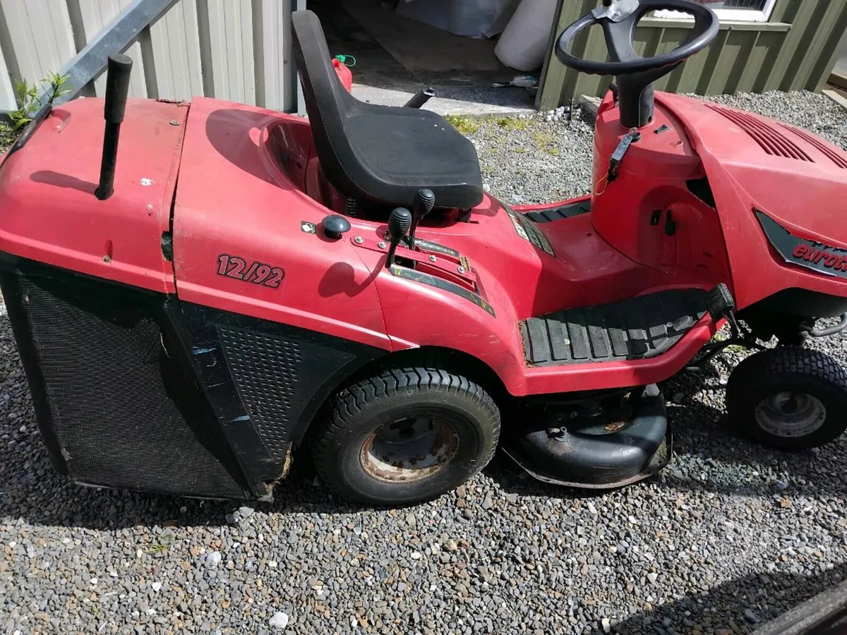 Ride on lawnmower - Image 3