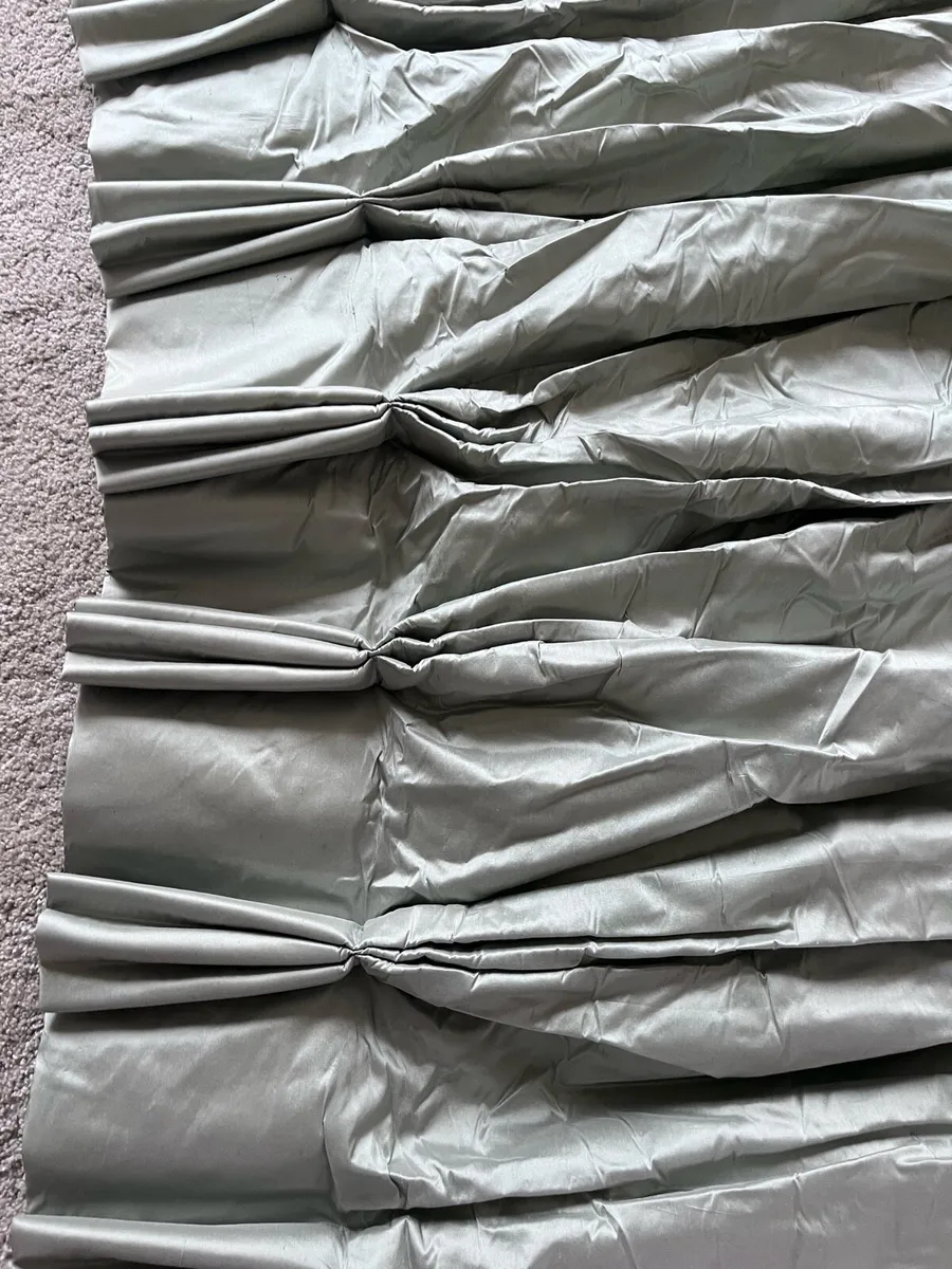 Curtains - Image 2