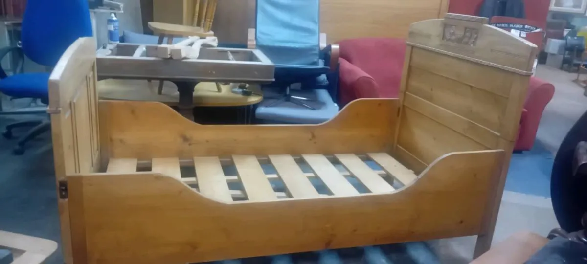 Victorian Era Single Bed - Image 2