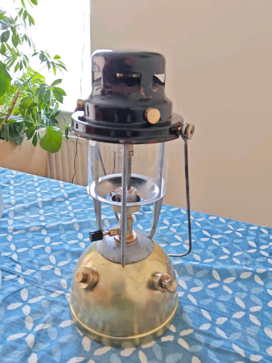 Vintage oil lamp - Image 1