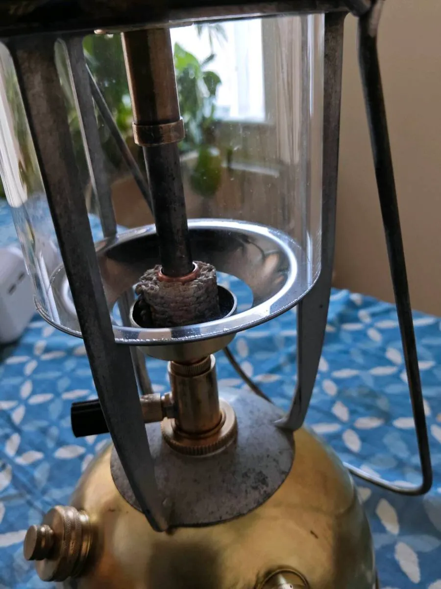 Vintage oil lamp - Image 2