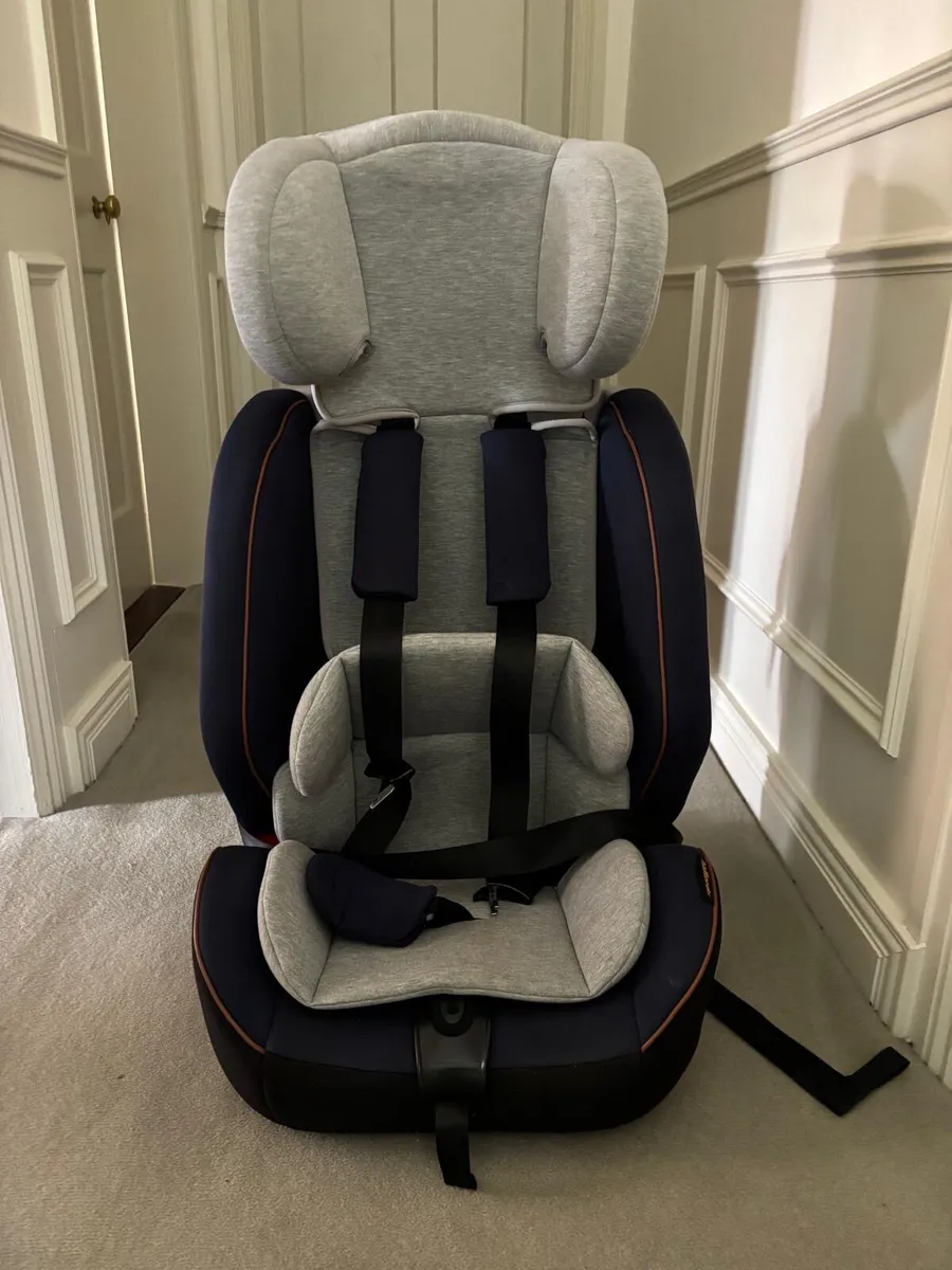Child car seat - Image 1