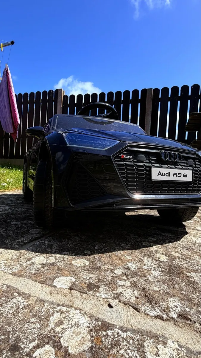 Audi RS6 kids car with remote - Image 1