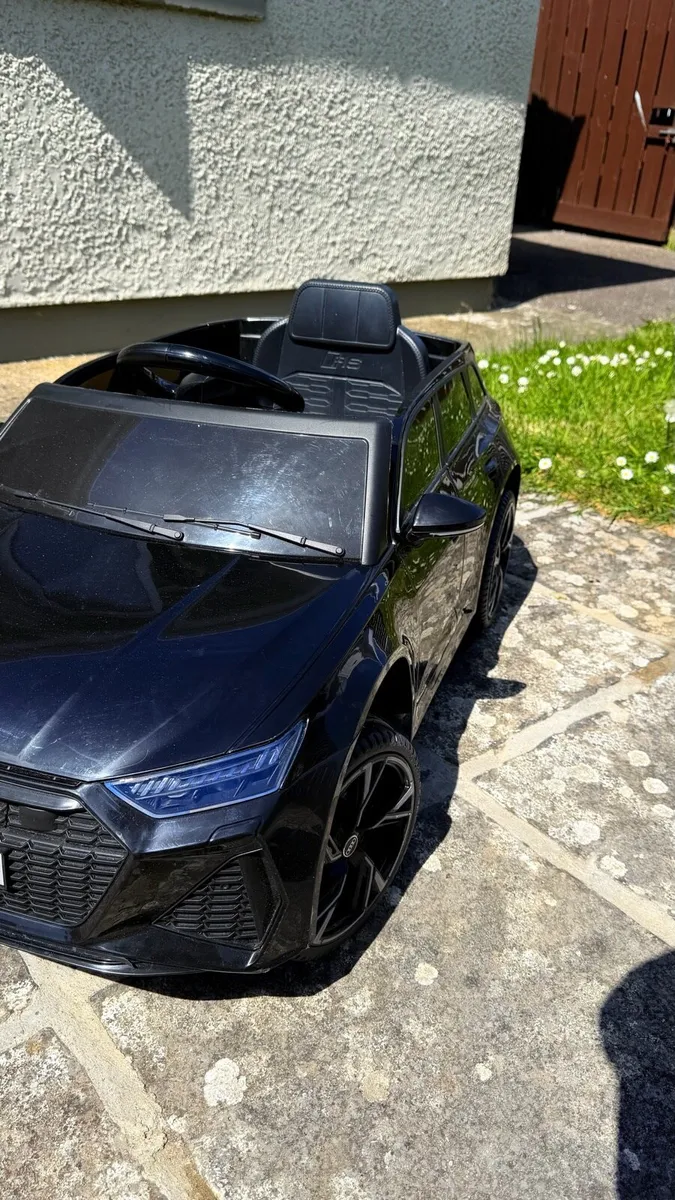 Audi RS6 kids car with remote - Image 2