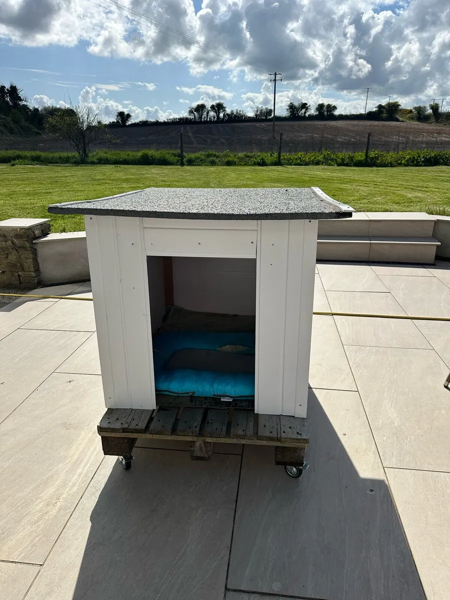 Dog kennel - Image 1