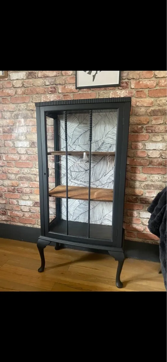 Display cabinet - Image 1