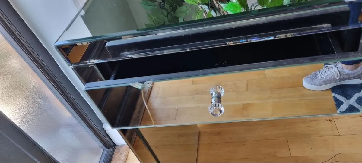 Free mirrored dressing table - Image 2