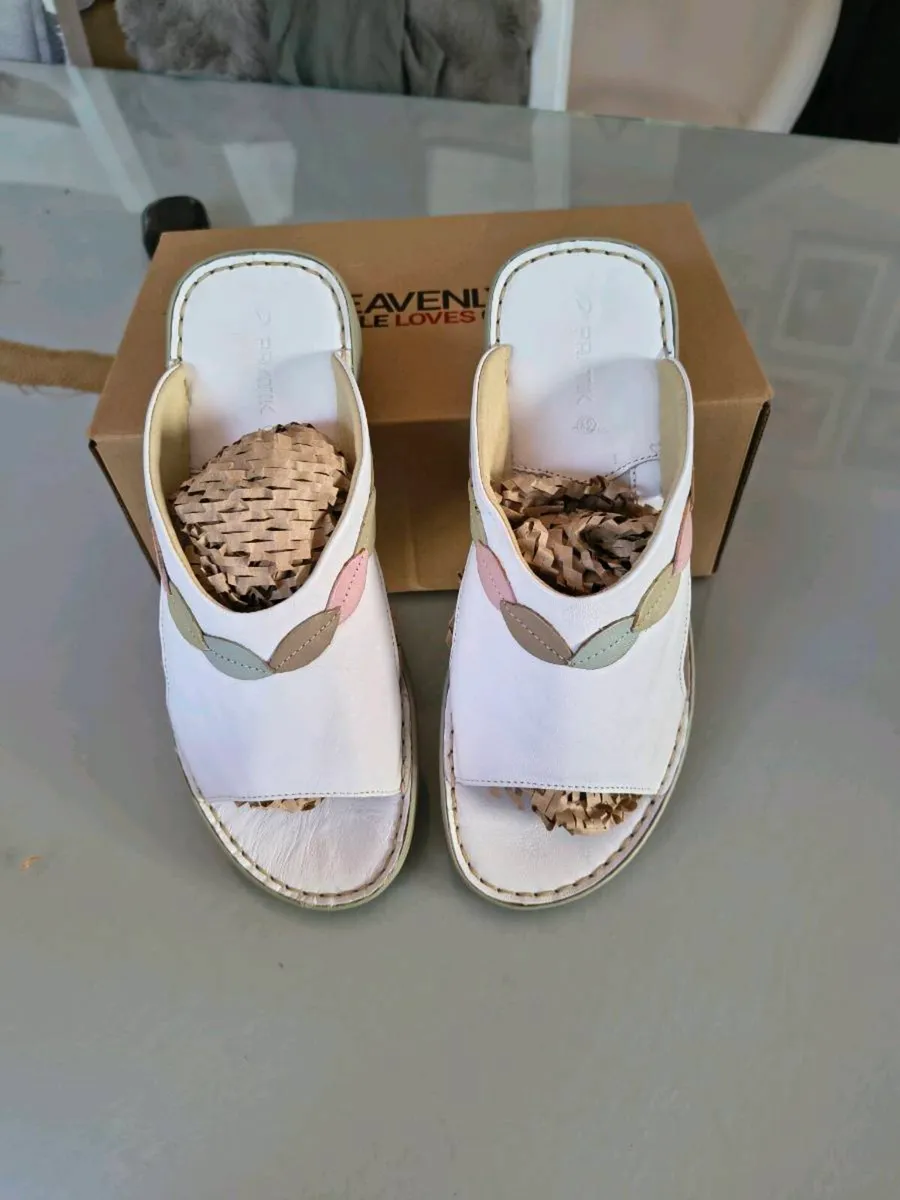 Heavenly feet comfort sandal - Image 1