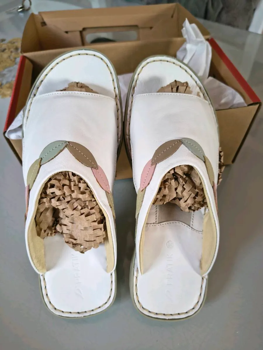 Heavenly feet comfort sandal - Image 4