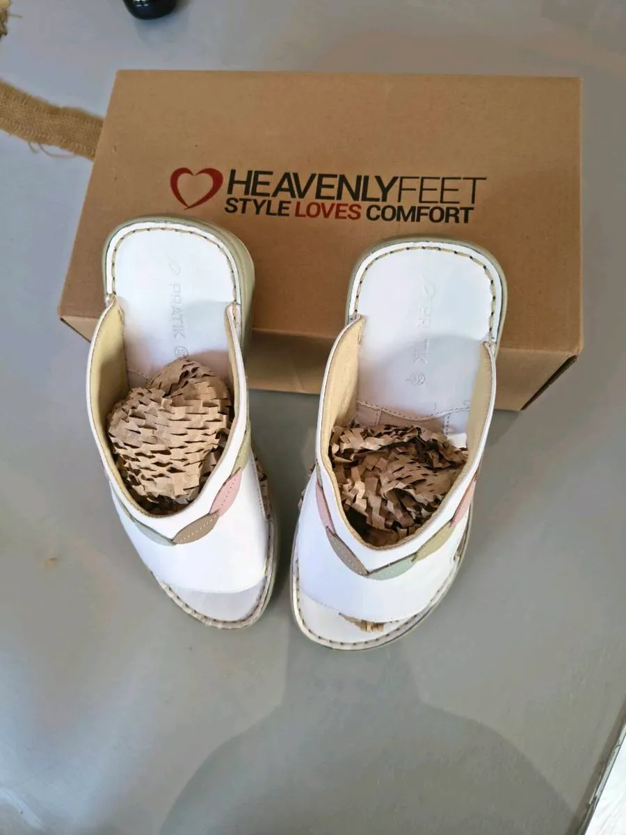 Heavenly feet comfort sandal - Image 3
