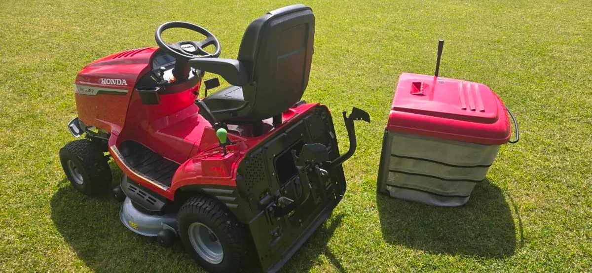 2022 Honda HF2417 Rideon Mower - Image 2