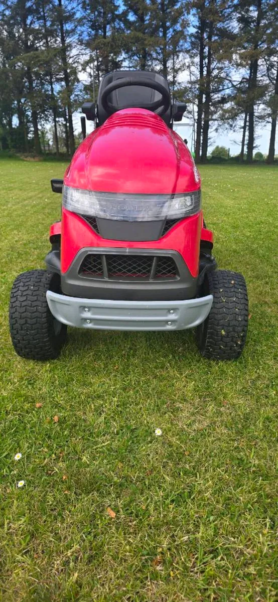 2022 Honda HF2417 Rideon Mower - Image 4