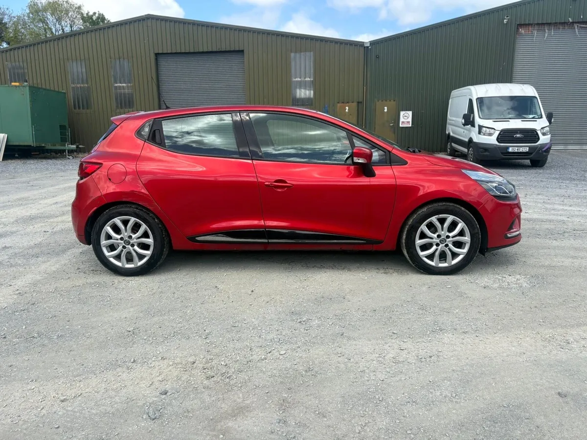 2017 Renault Clio 1.1 petrol - Image 3