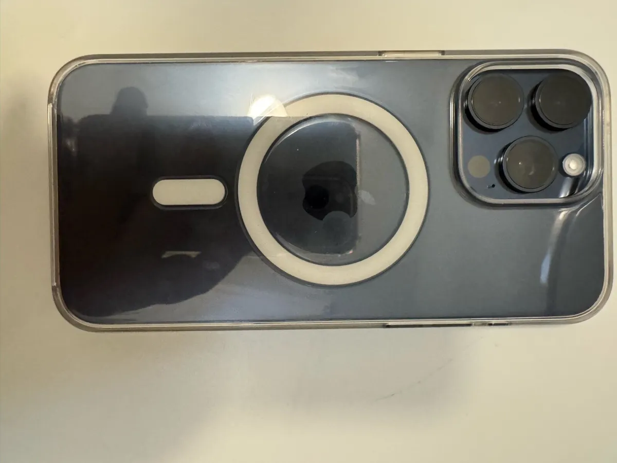 iPhone 15 Pro Max - Image 2