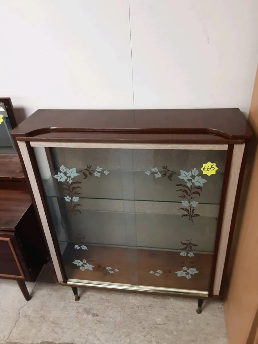 GLASS CABINET - Image 1