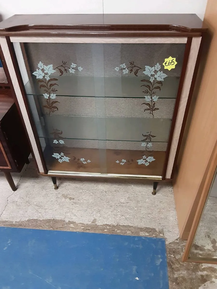 GLASS CABINET - Image 2