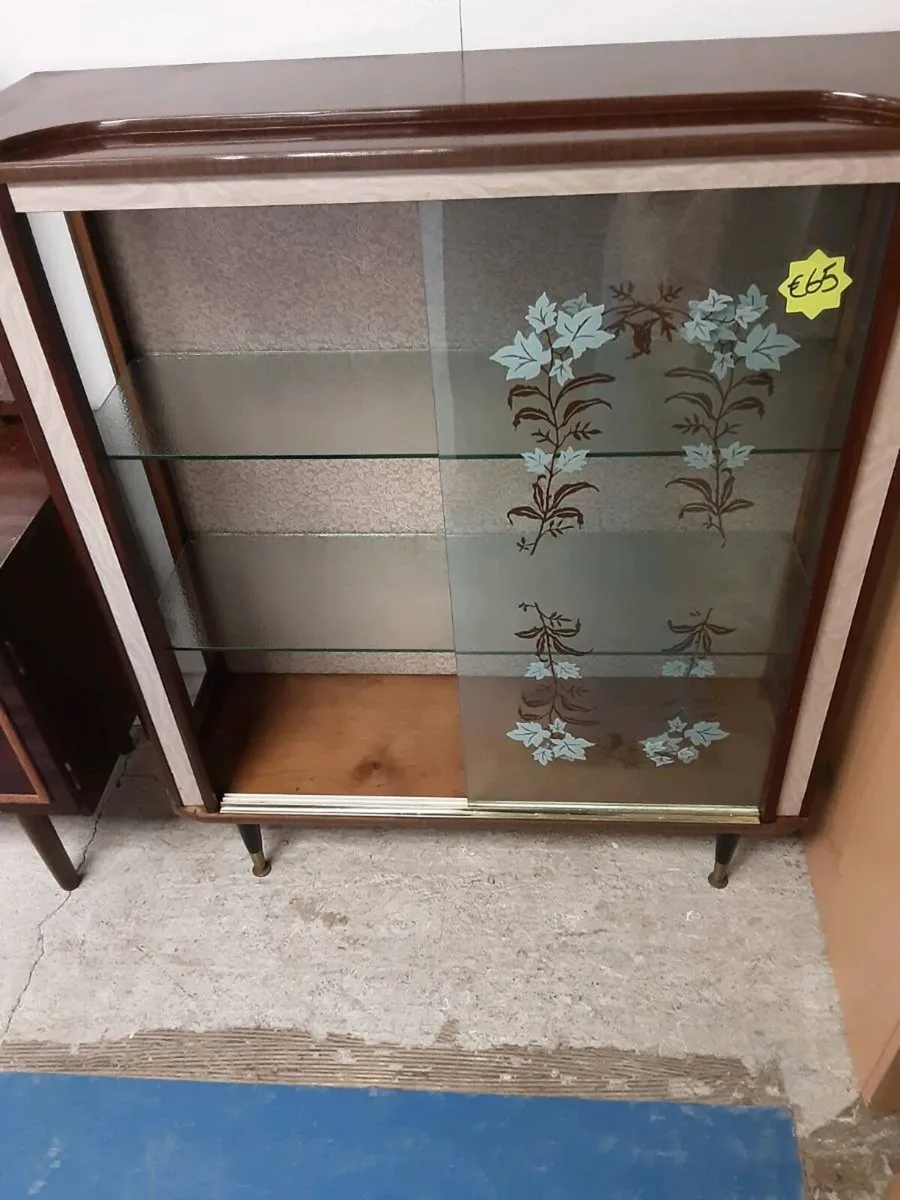 GLASS CABINET - Image 3