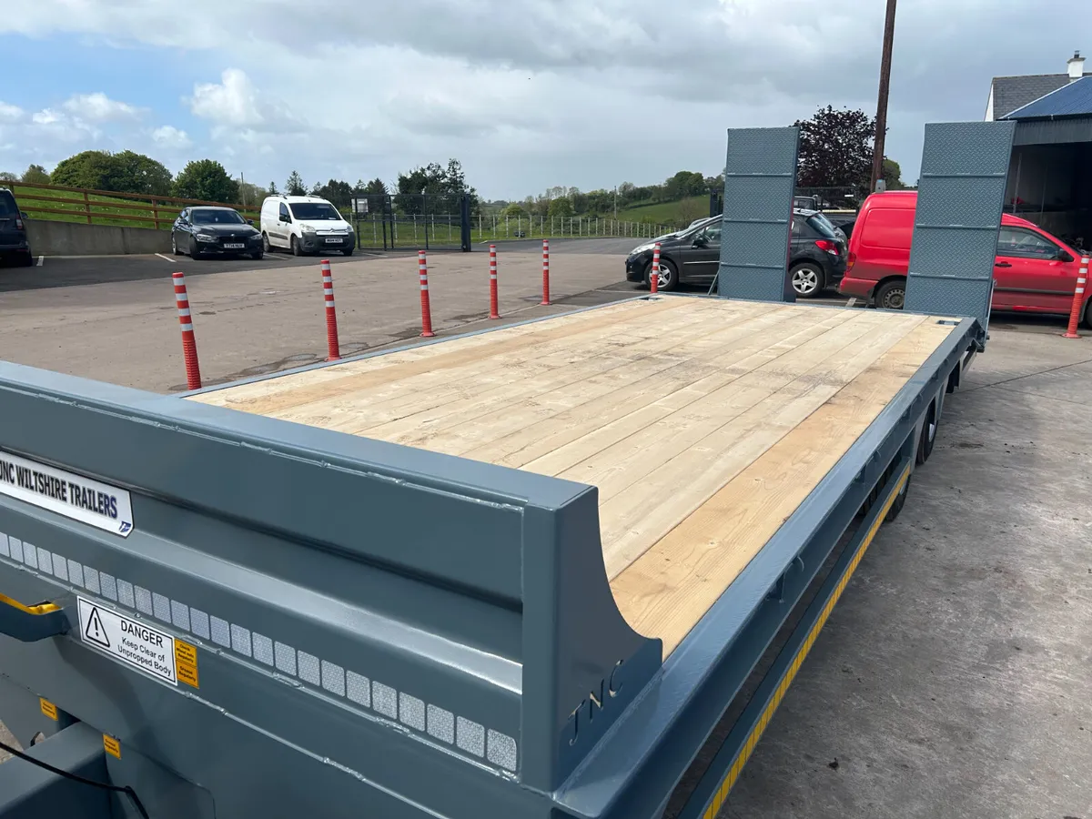 * New 19 Tonne JNC Low-Loader * - Image 4