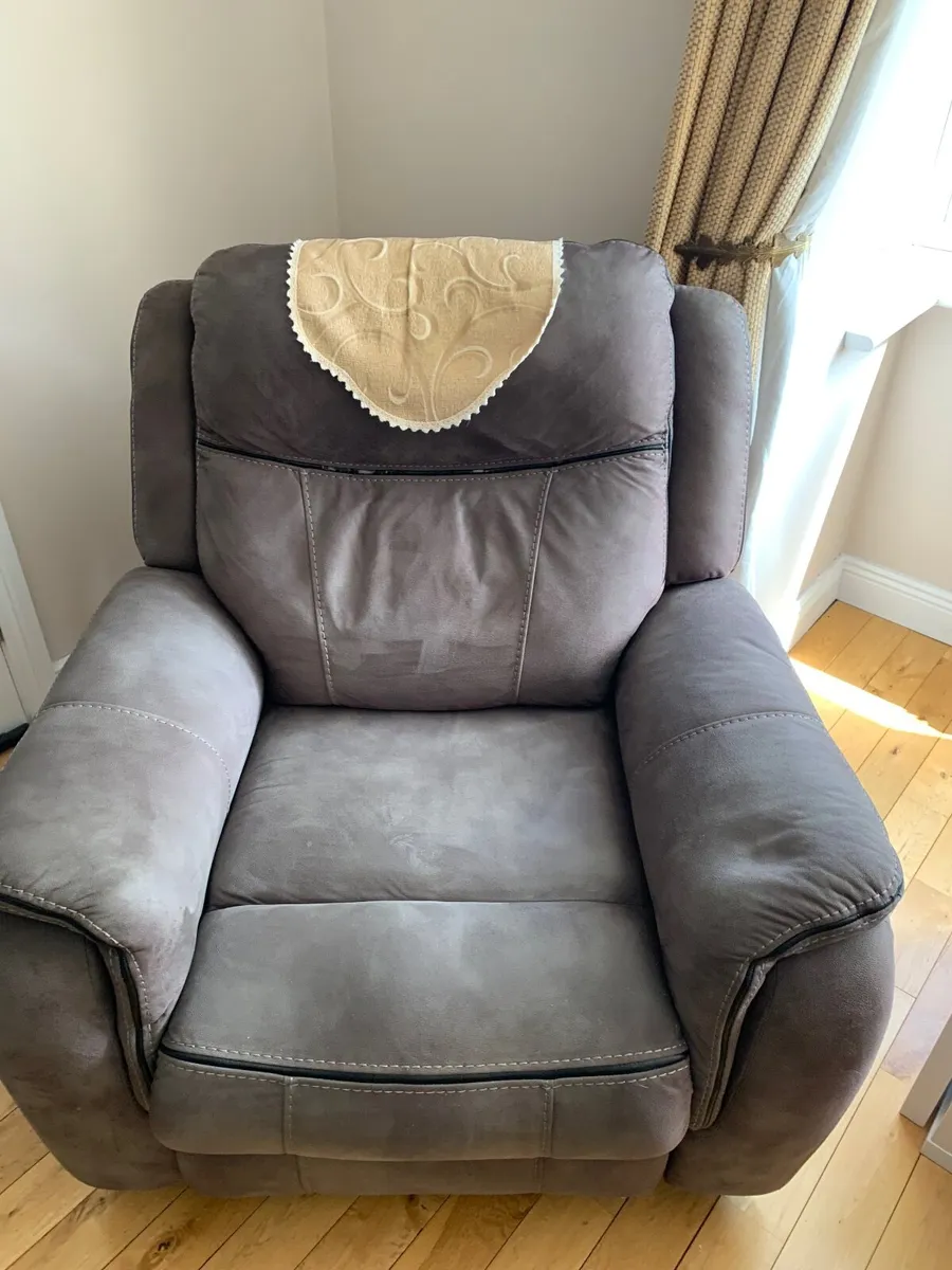 Reclining chair electric