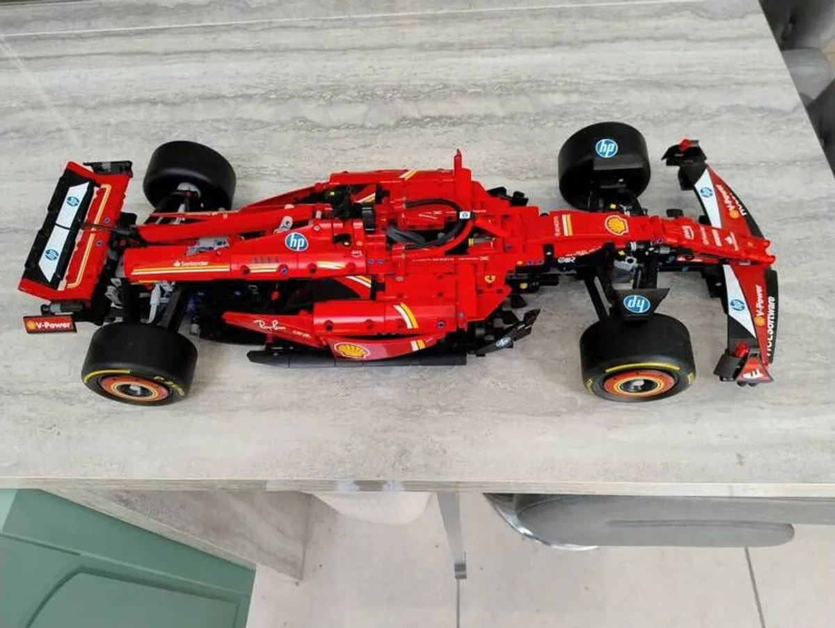 Lego Ferrari - Image 1