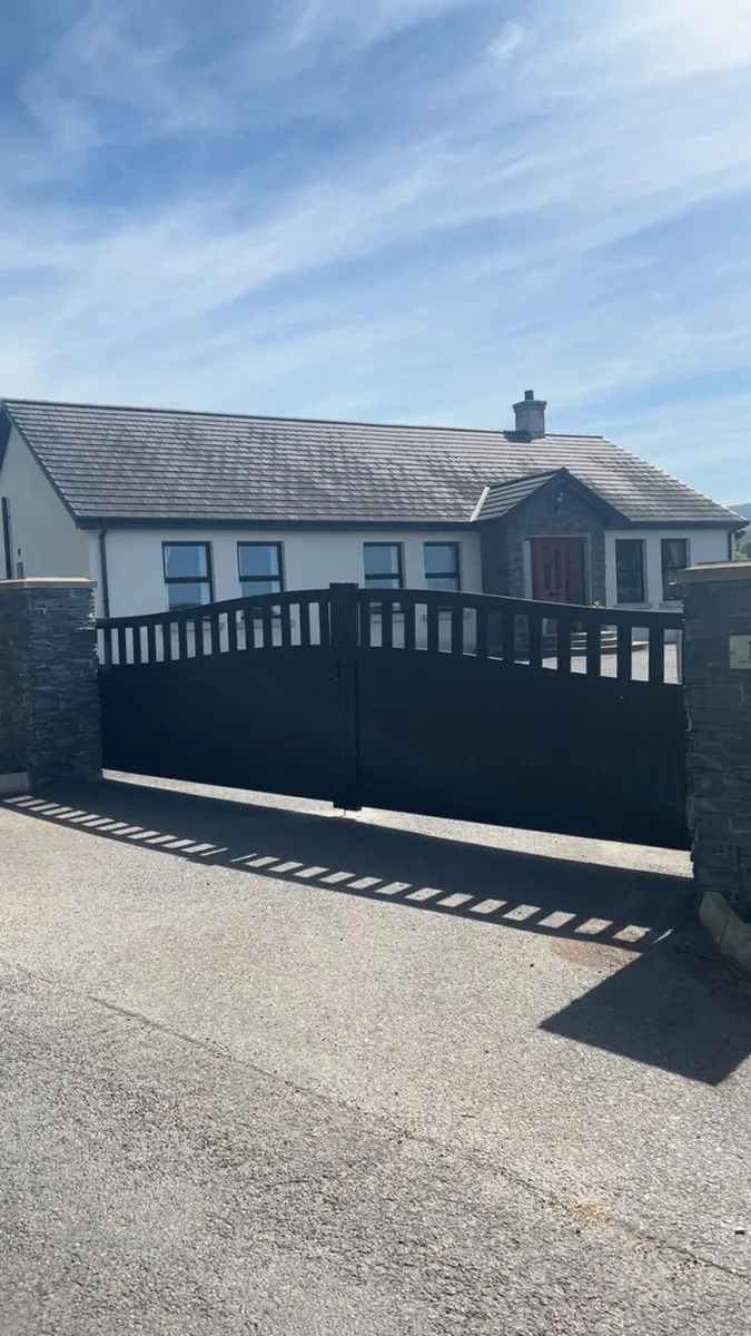 Aluminium Driveway House Entrance Gates - Image 2