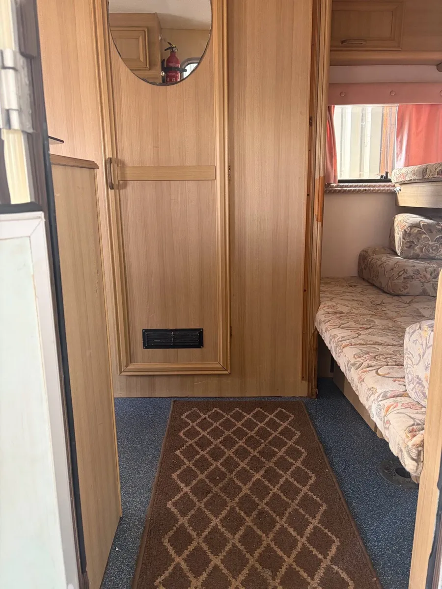 Caravan - Image 2