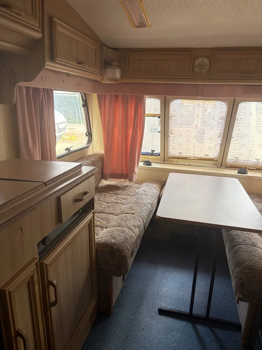 Caravan - Image 3