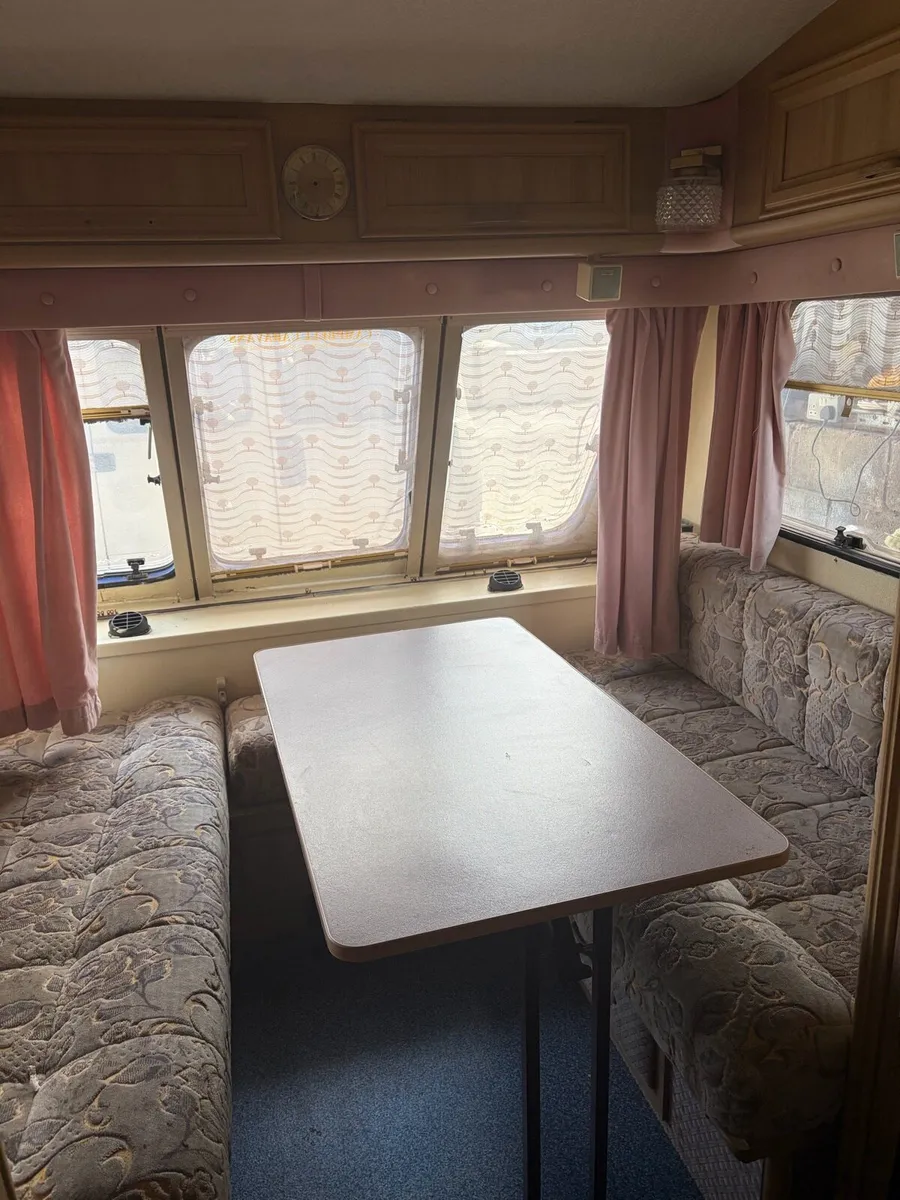 Caravan - Image 4