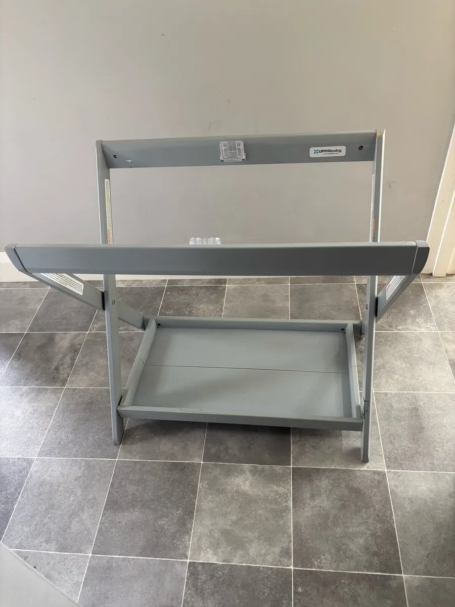 Uppababy Vista Bassinet Stand - Image 1