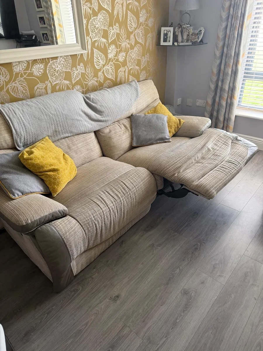 Couch - Image 3