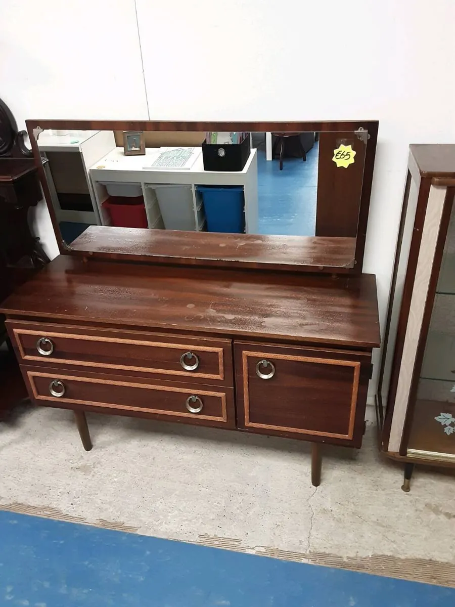 SIDEBOARD - Image 2