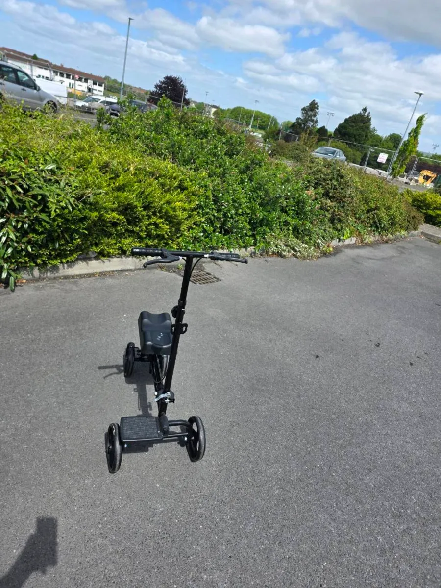Knee scooter - Image 1