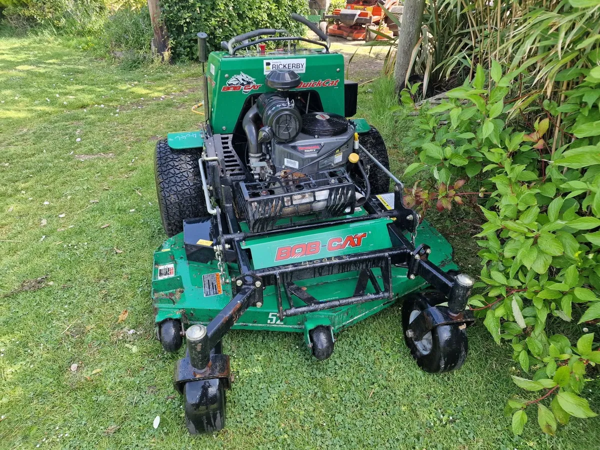 Bobcat stand on zero turn mower lawnmower - Image 4