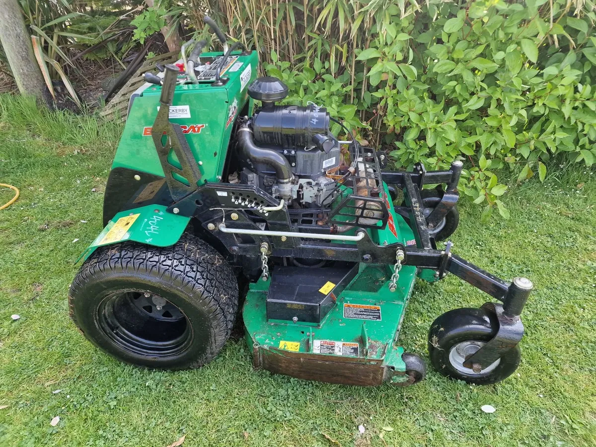 Bobcat stand on zero turn mower lawnmower - Image 3