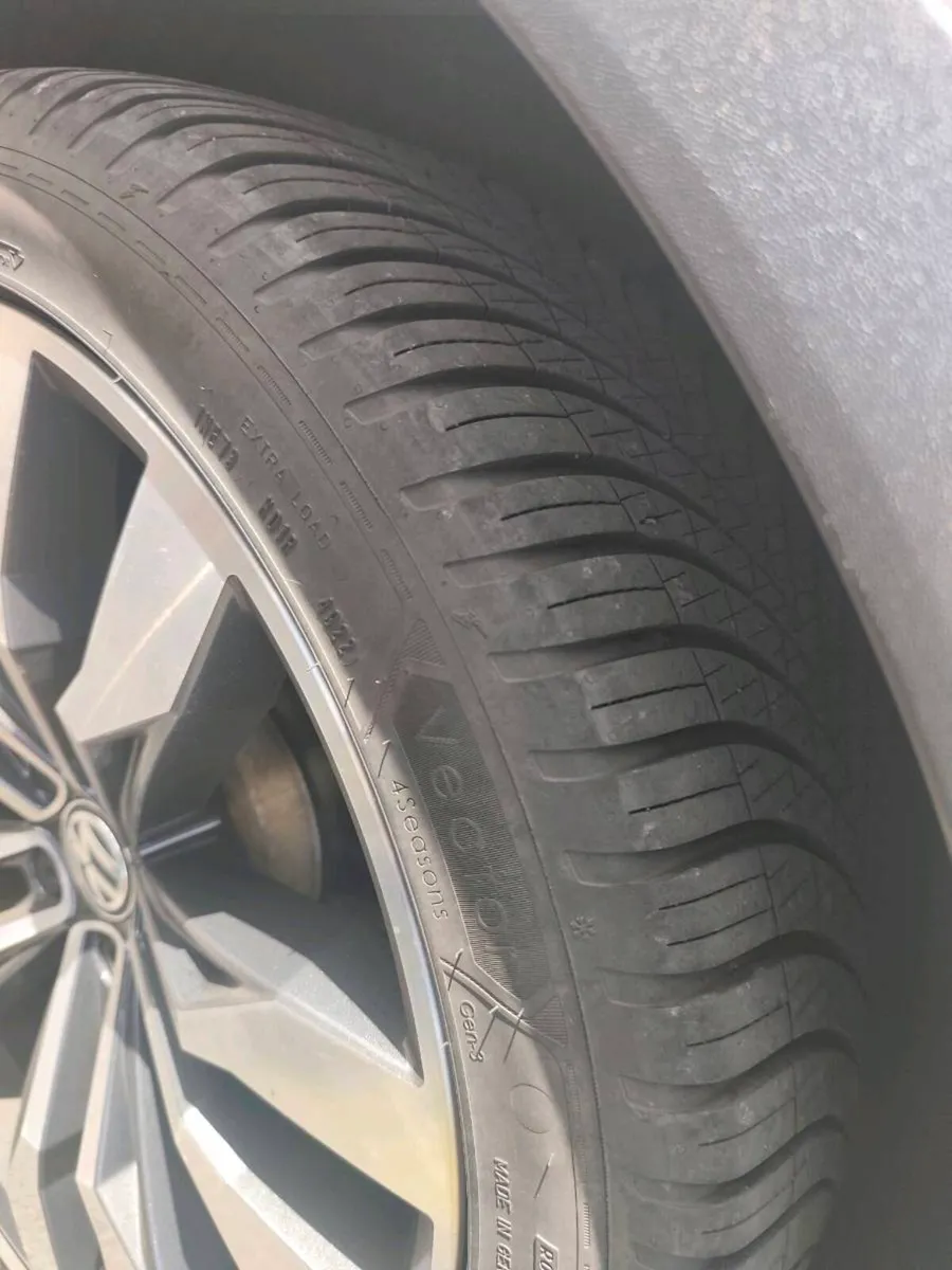 Genuine Volkswagen Alloy wheels - Image 1