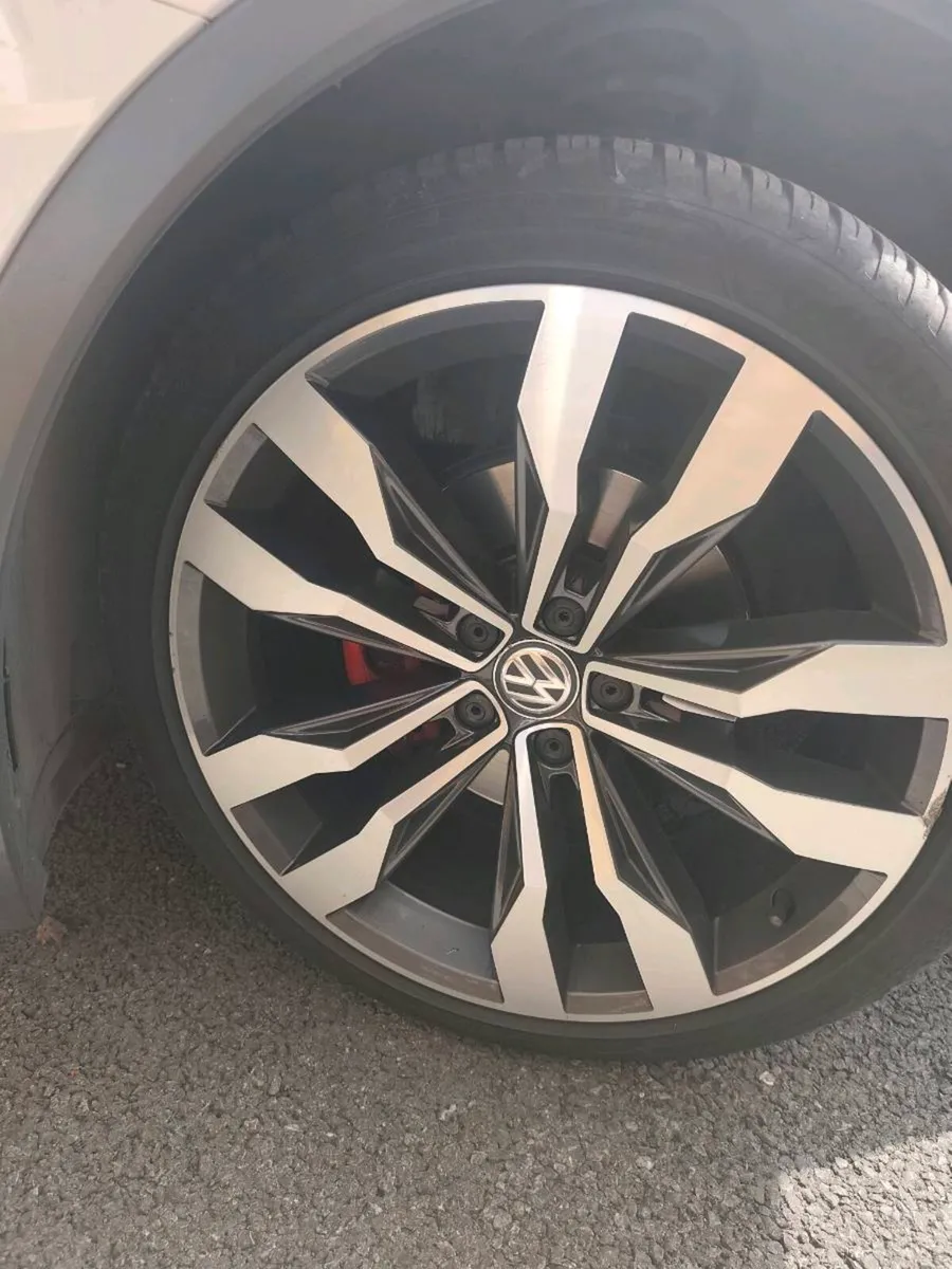 Genuine Volkswagen Alloy wheels - Image 4