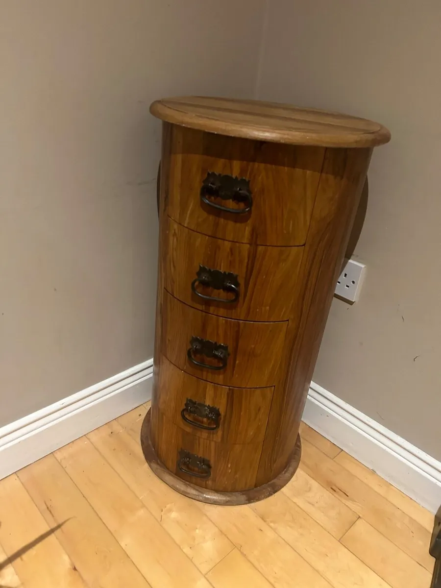 Chest drawers