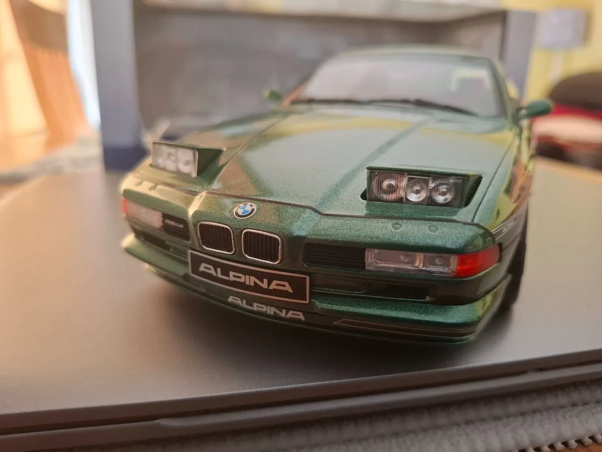 BMW 8 series B12 5.0L Alpina 1/18 New In Box - Image 2